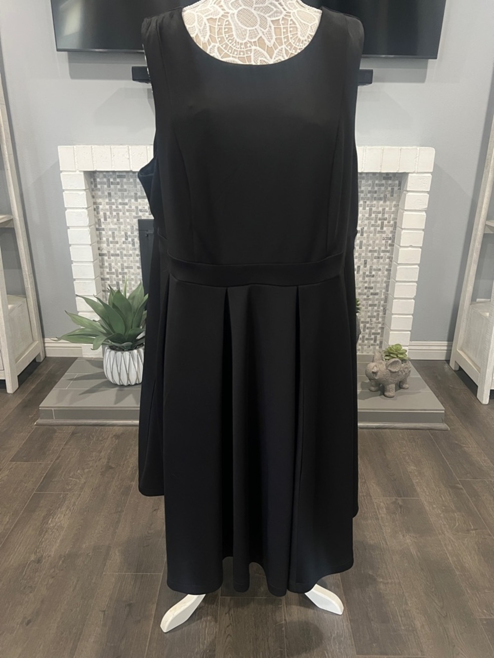 torrid Black Sleeveless Midi Dress